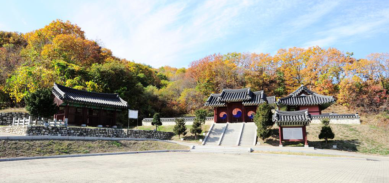 Cheorwon Chungnyeolsa Shrine image