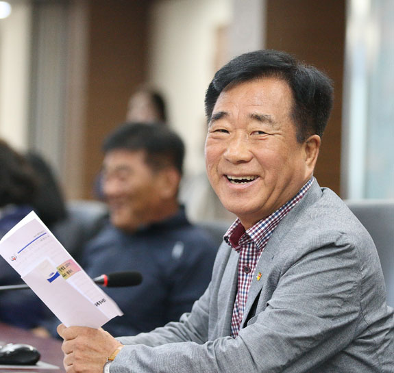 cheorwon governor photo