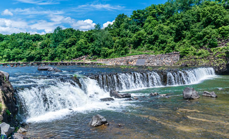 Jiktang Waterfall image